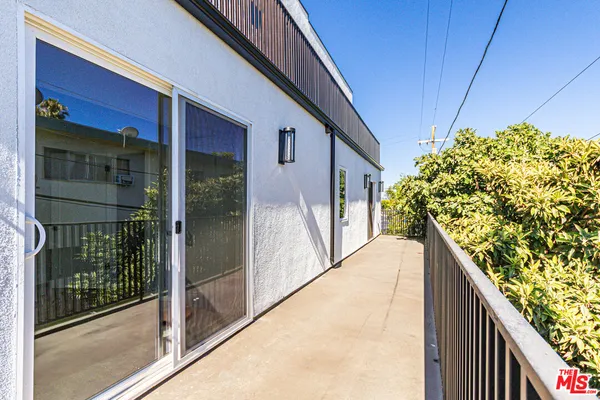 $23,833 | 5438 Romaine Street, Los Angeles, CA 90038