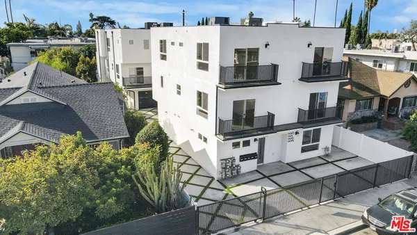 $23,833 | 5438 Romaine Street, Los Angeles, CA 90038