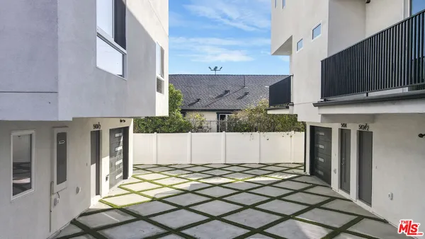 $23,833 | 5438 Romaine Street, Los Angeles, CA 90038