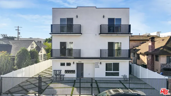 $23,833 | 5438 Romaine Street, Los Angeles, CA 90038