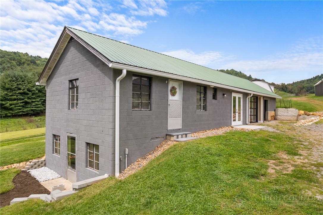 1114 Bledsoe Creek Road Sparta, NC 28675 - Photo 19 of 47 Gallery Image 19
