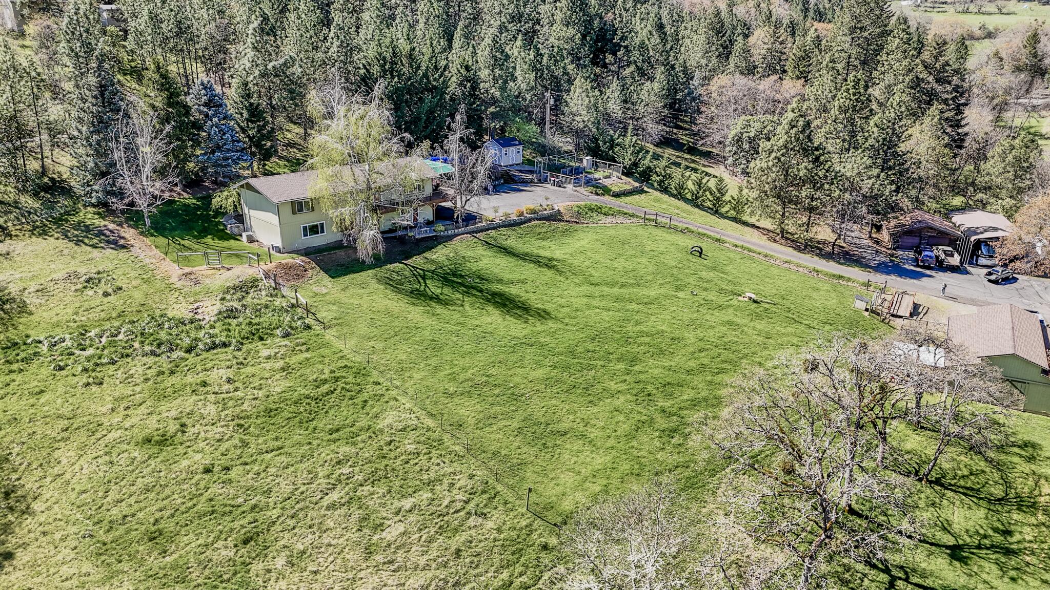 4131 West Griffin Creek Road Medford, OR 97501 - Photo 5 of 41 DJI_20260328032117_0640_D-HDR