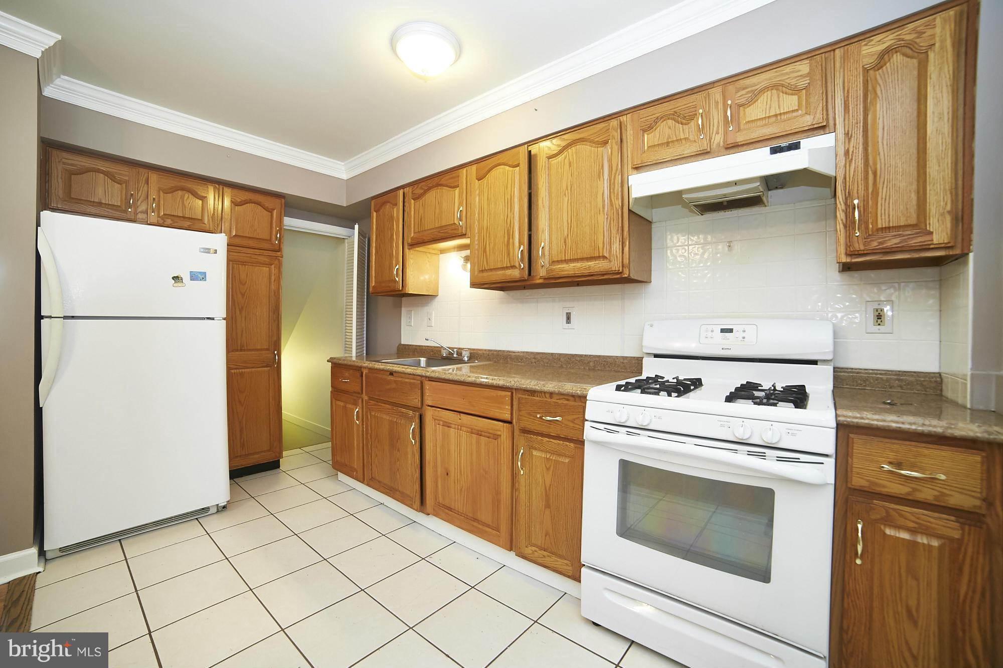 1618 Searles Road Dundalk, MD 21222 - Photo 6 of 20 Kitchen