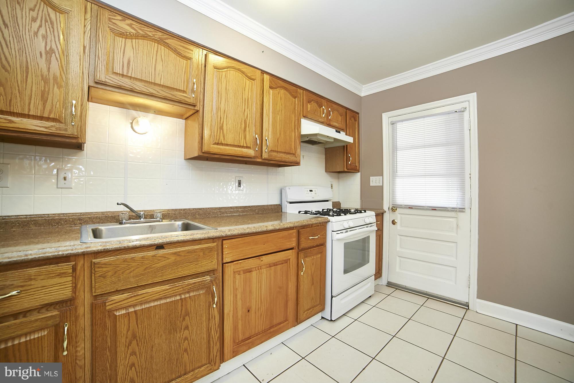 1618 Searles Road Dundalk, MD 21222 - Photo 7 of 20 Kitchen