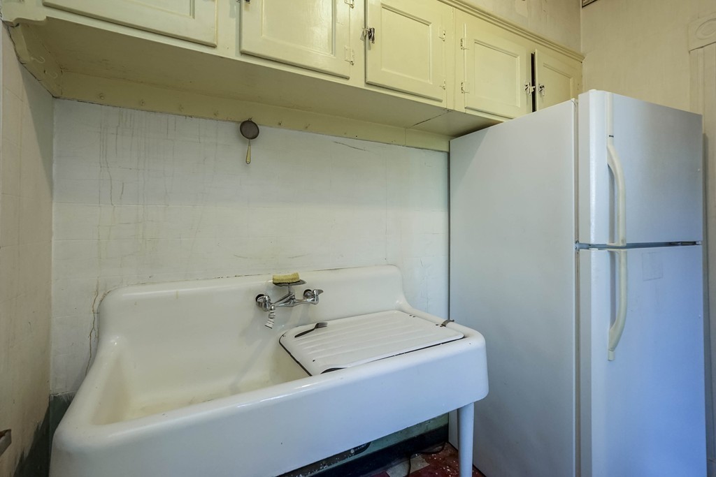 670 Columbia Road Boston, MA 02125 - Photo 12 of 25 Gallery Image 12