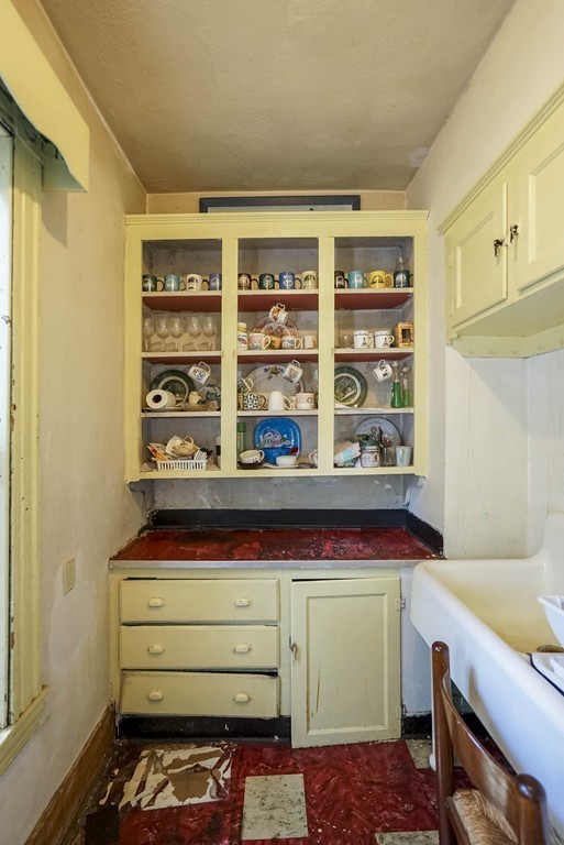 670 Columbia Road Boston, MA 02125 - Photo 20 of 25 Gallery Image 20
