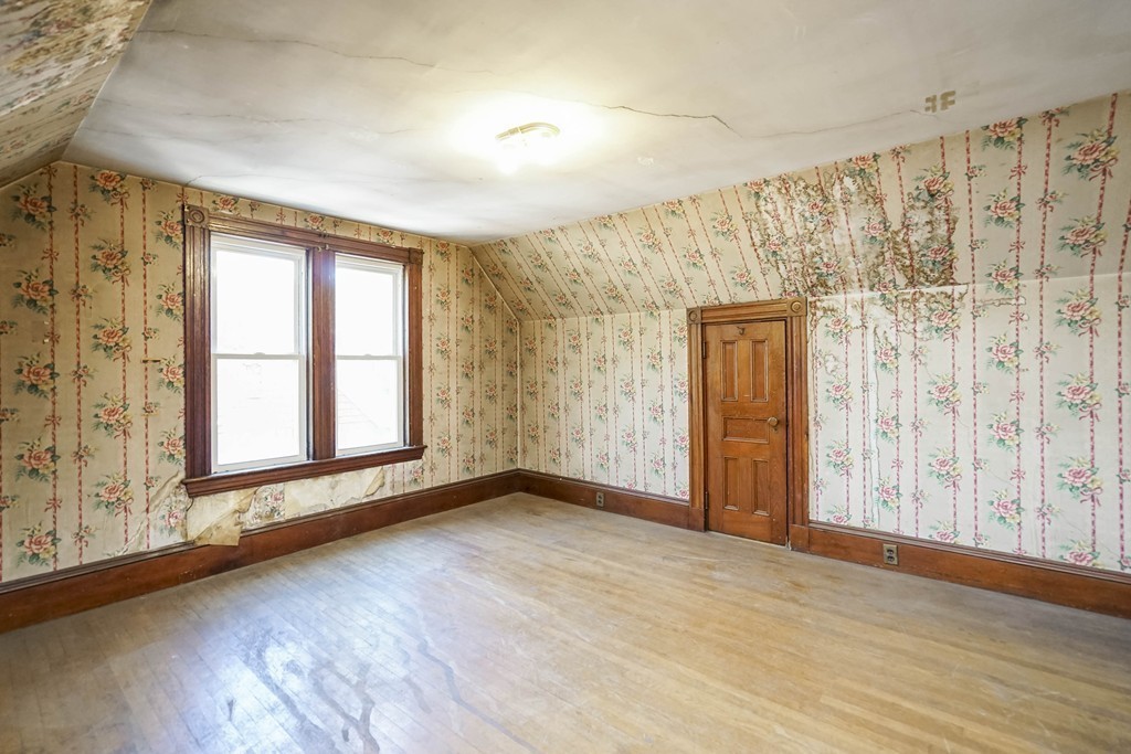 670 Columbia Road Boston, MA 02125 - Photo 8 of 25 Gallery Image 8