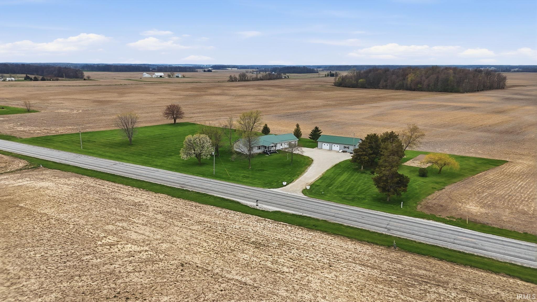 5510 South Warren Road Warren, IN 46792 - Photo 3 of 36