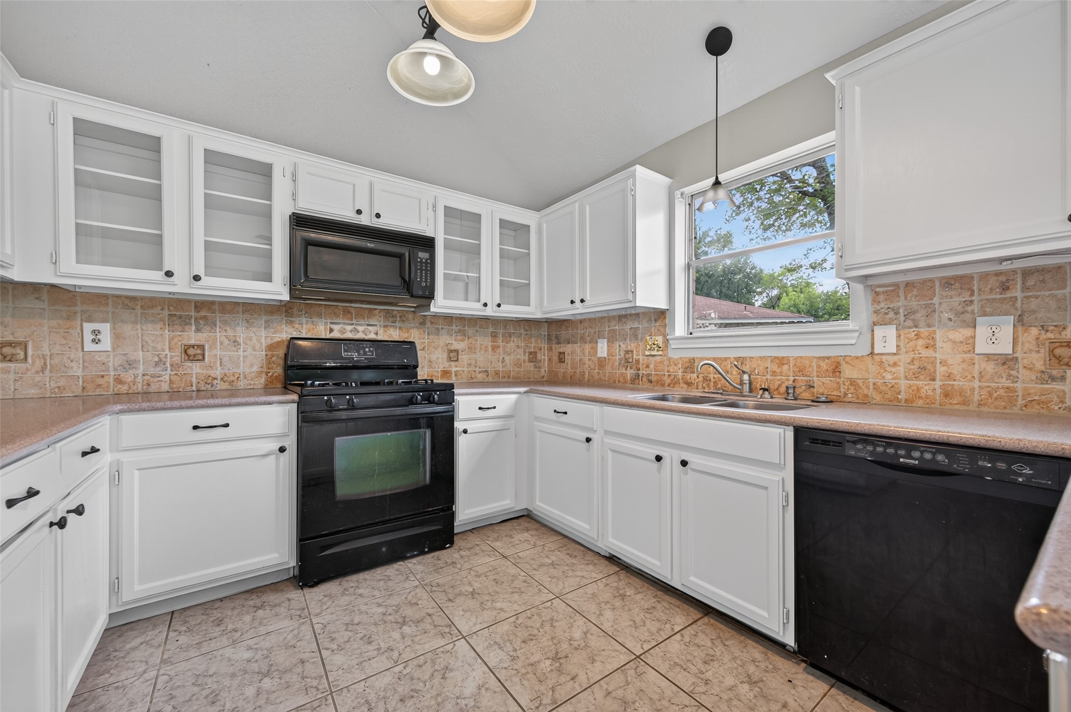 411 North Mist Court Houston, TX 77073 - Photo 11 of 32