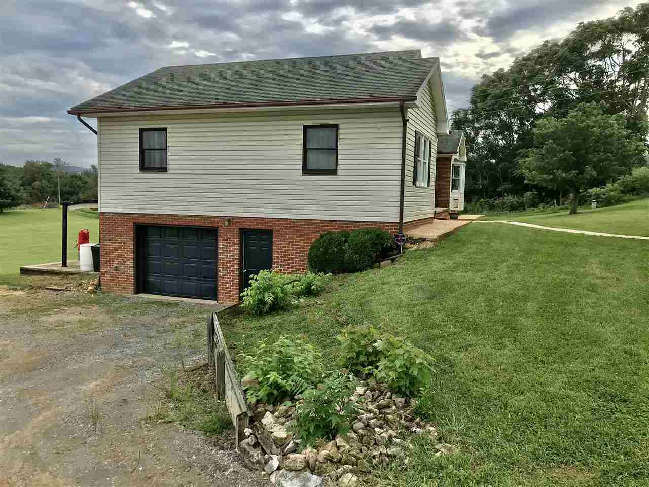636 Augusta Farms Road Waynesboro, VA 22980 - Photo 8 of 25 Gallery Image 8