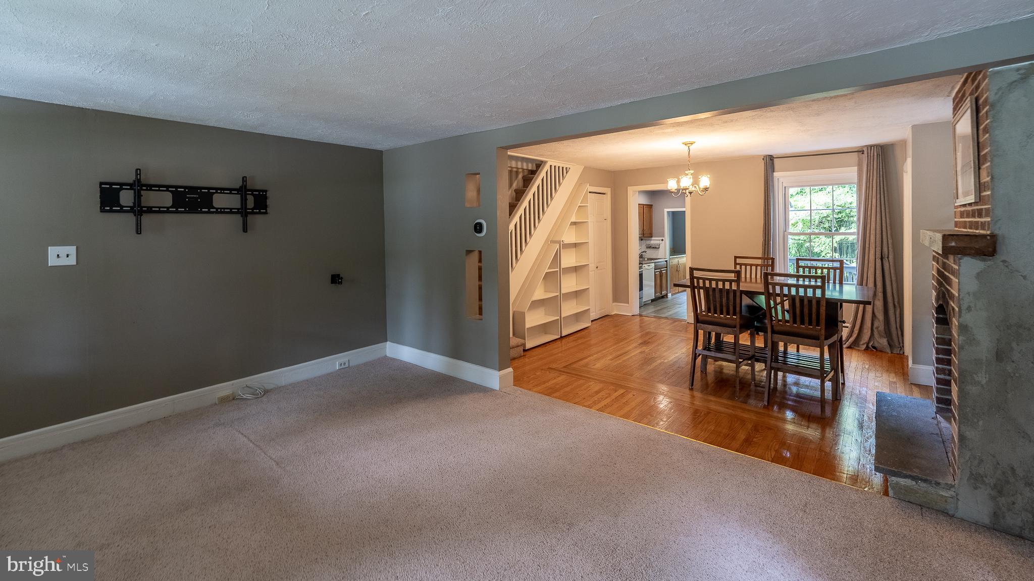 70 North Pennell Road Media, PA 19063 - Photo 6 of 32 Spacious & Bright Living Room