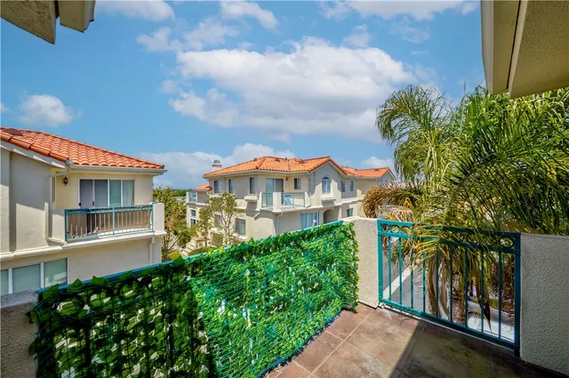 $1,239,000 | 4489 Spencer Street, Unit 224, Torrance, CA 90503