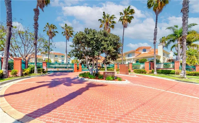 $1,239,000 | 4489 Spencer Street, Unit 224, Torrance, CA 90503