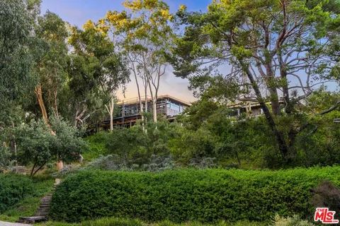 $4,000,000 | 3655 McAnany Way, Malibu, CA 90265