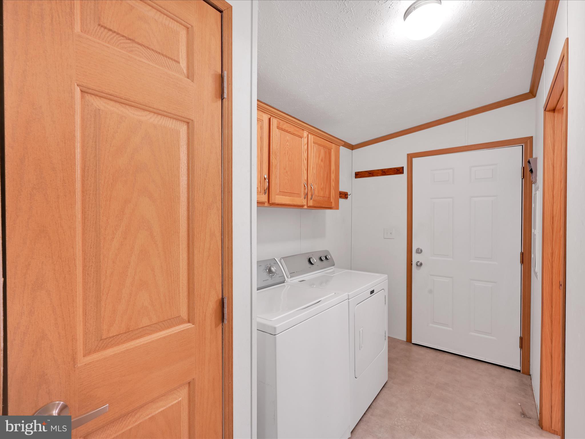 1044 Hemlock Circle Manheim, PA 17545 - Photo 25 of 31 a utility room with dryer and washer