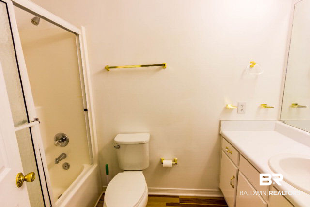 21675 Broad Street Silverhill, AL 36576 - Photo 22 of 31 Guest Bathroom