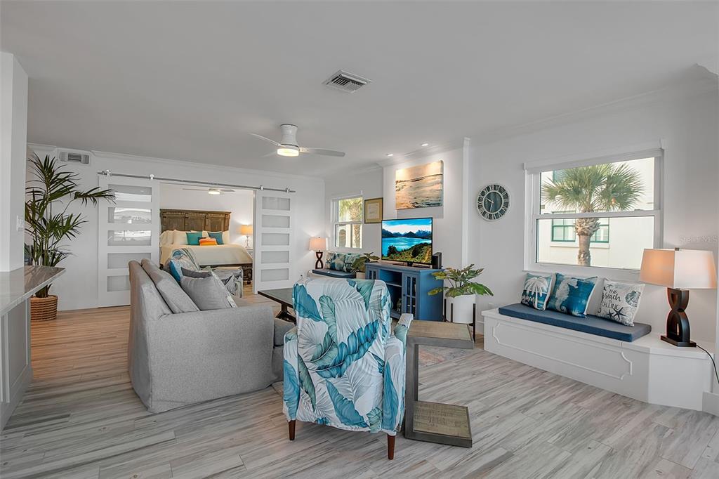 226 Golden Gate Point, Unit 21 Sarasota, FL 34236 - Photo 30 of 55