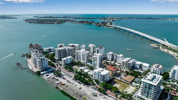 $819,000 | 226 Golden Gate Point, Unit 21, Sarasota, FL 34236