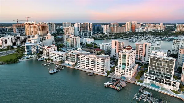 $819,000 | 226 Golden Gate Point, Unit 21, Sarasota, FL 34236