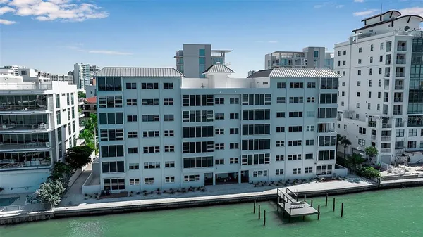 a car parked in front of a building