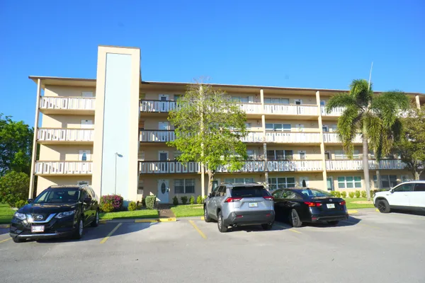 $1,400 | 401 Southampton A, Unit 401, West Palm Beach, FL 33417