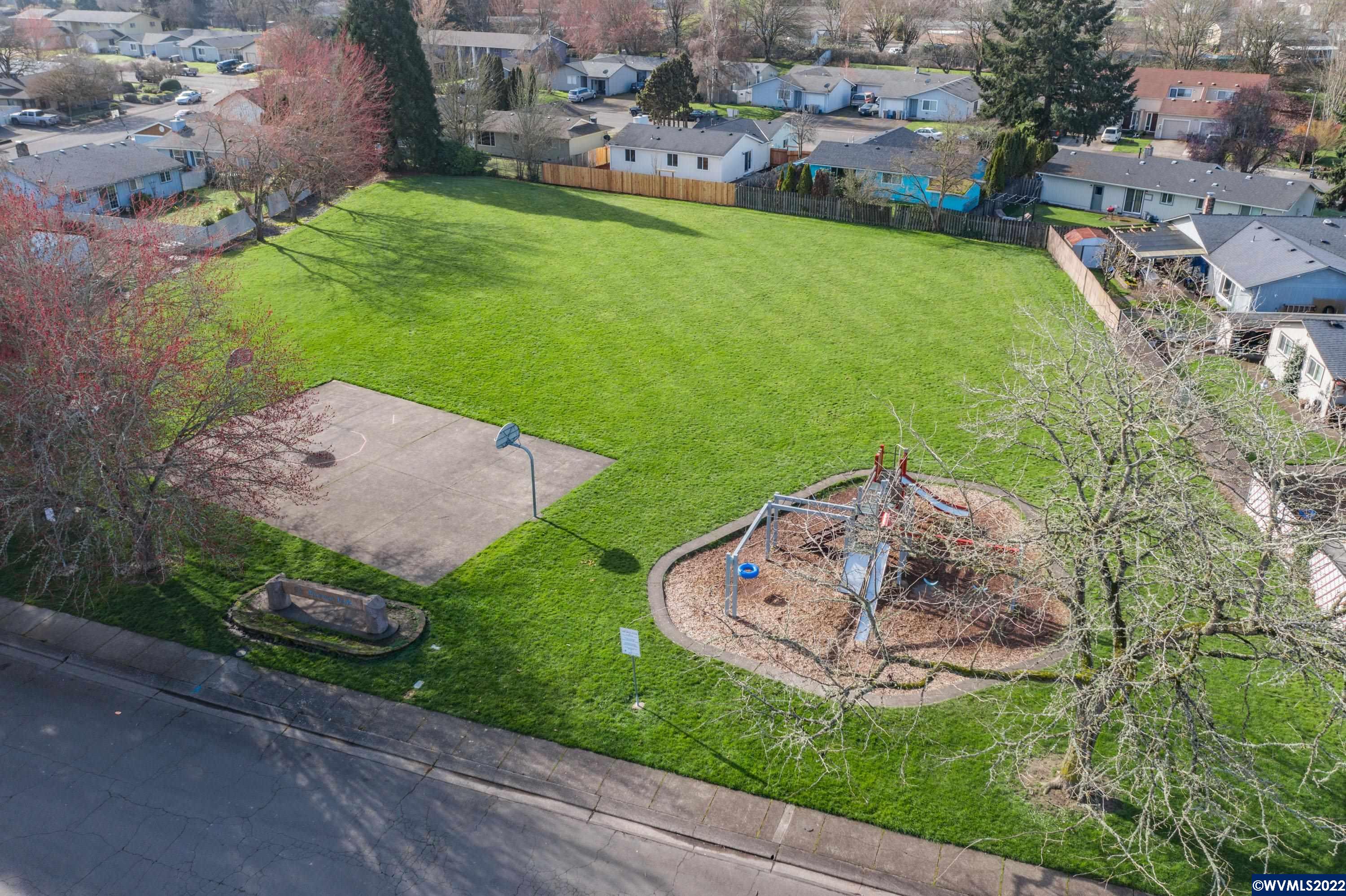 1597 Del Rio Avenue Southeast Albany, OR 97322 - Photo 40 of 42 Gallery Image 40