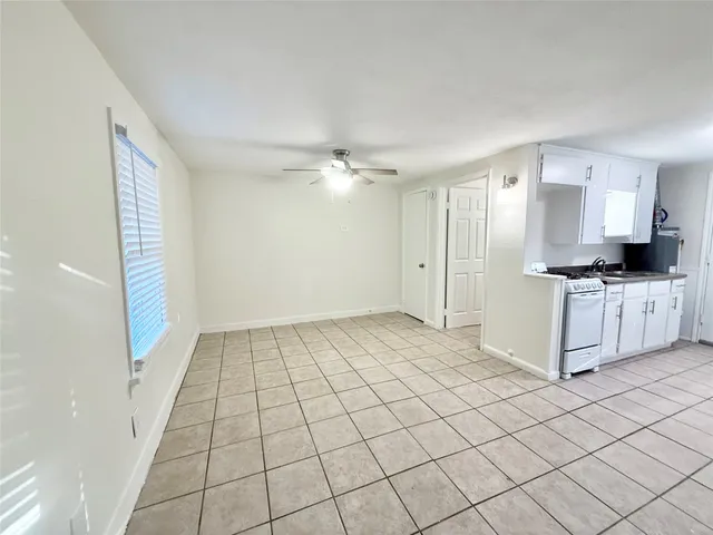 $750 | 2714 Carrolton Street, Unit BACK, Houston, TX 77023