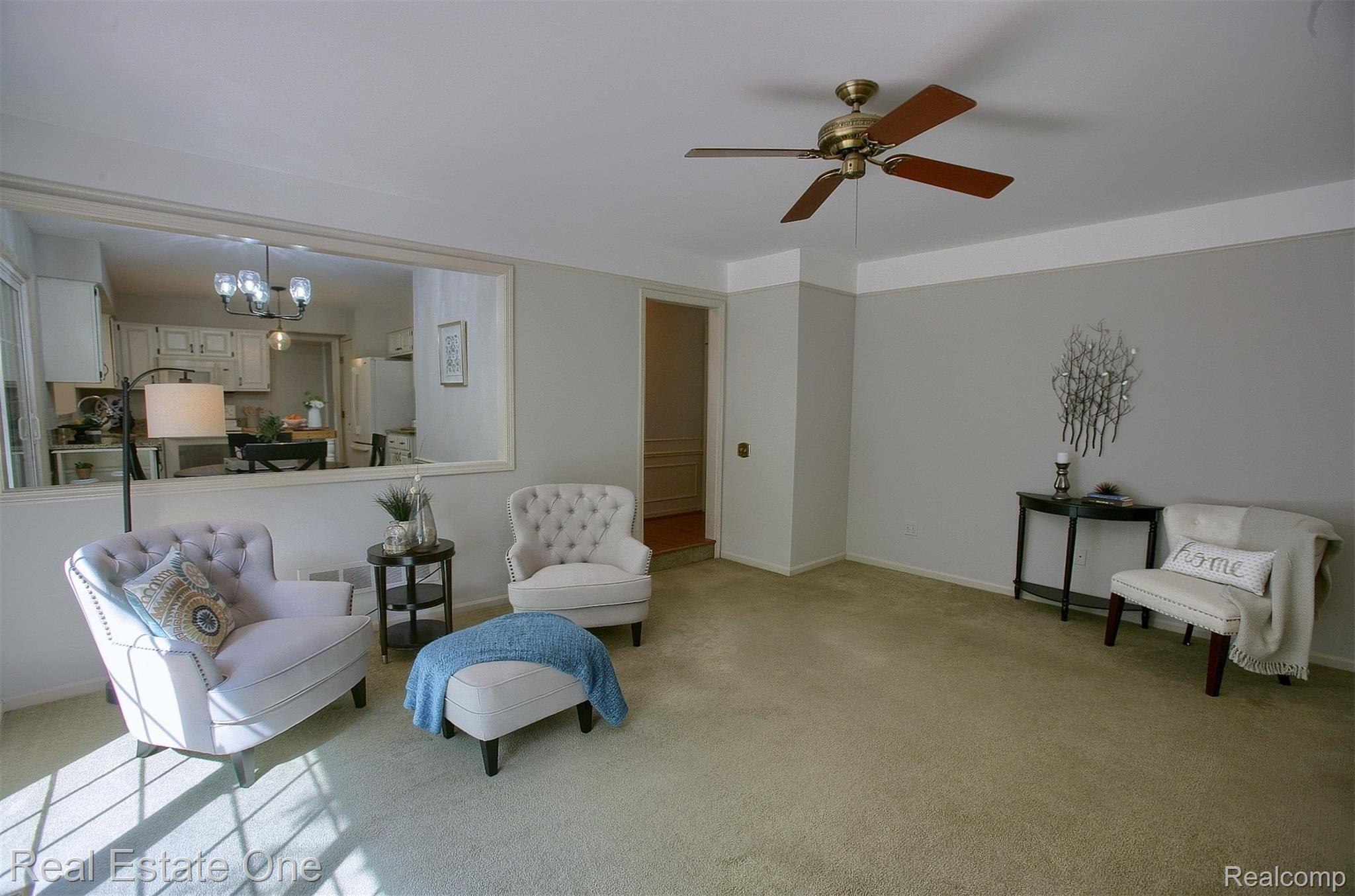 3260 Windwood Road West Bloomfield, MI 48324 - Photo 20 of 41 21-Family Room 3rd View.jpg