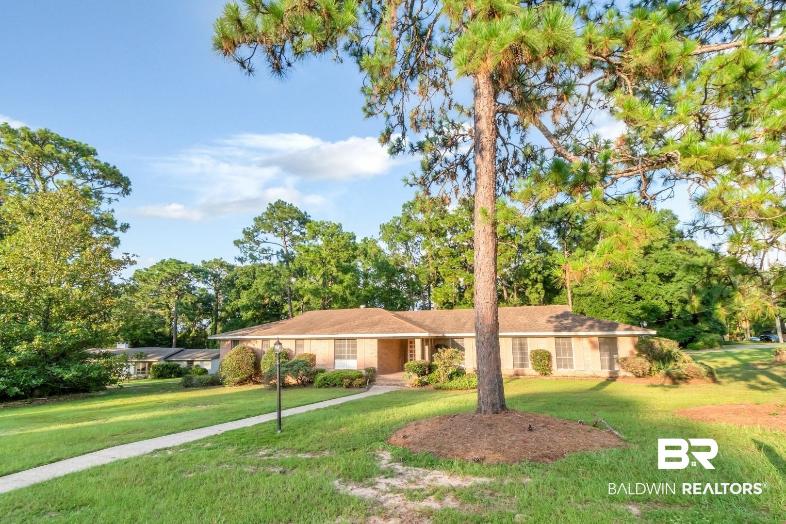 241 Suzanne Circle Mobile, AL 36608 - Photo 39 of 41 Ranch-style home featuring a front yard