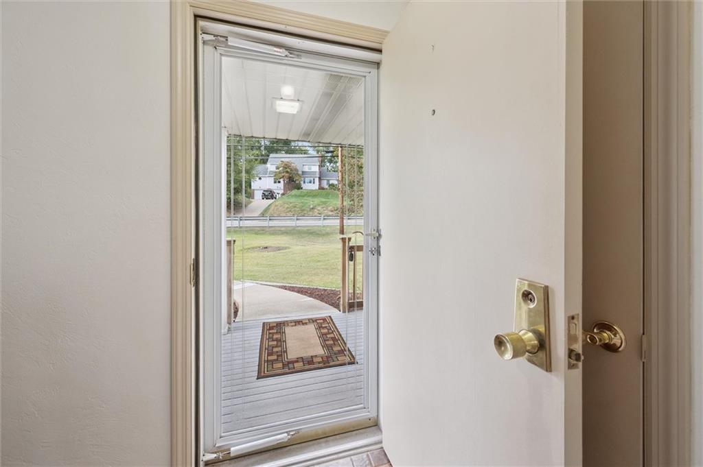 242 Drake Road Bethel Park, PA 15102 - Photo 8 of 50 Gallery Image 8