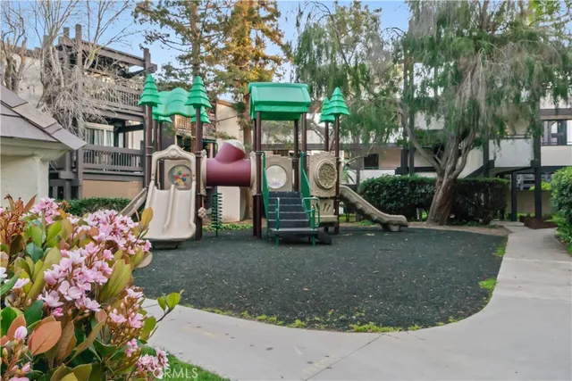 $4,750 | 7765 West 91st Street, Unit F1113, Playa del Rey, CA 90293