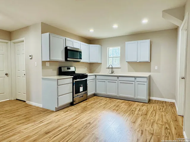 $1,395 | 418 Fargo Avenue, San Antonio, TX 78220