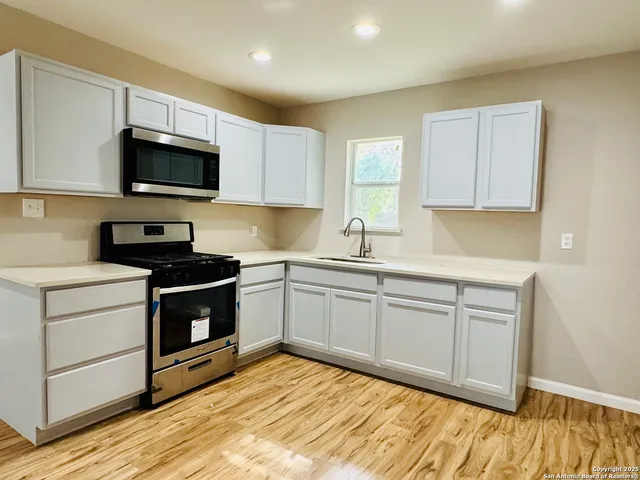 $1,395 | 418 Fargo Avenue, San Antonio, TX 78220