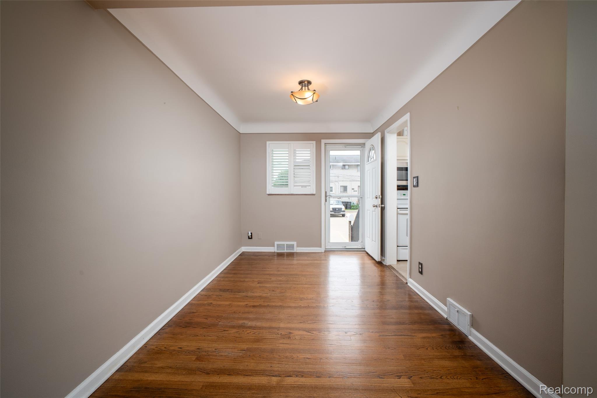11026 Middlebelt Road Livonia, MI 48150 - Photo 5 of 22 5.jpg
