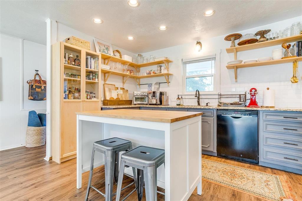 2212 Ridge Lane Grapevine, TX 76051 - Photo 11 of 39