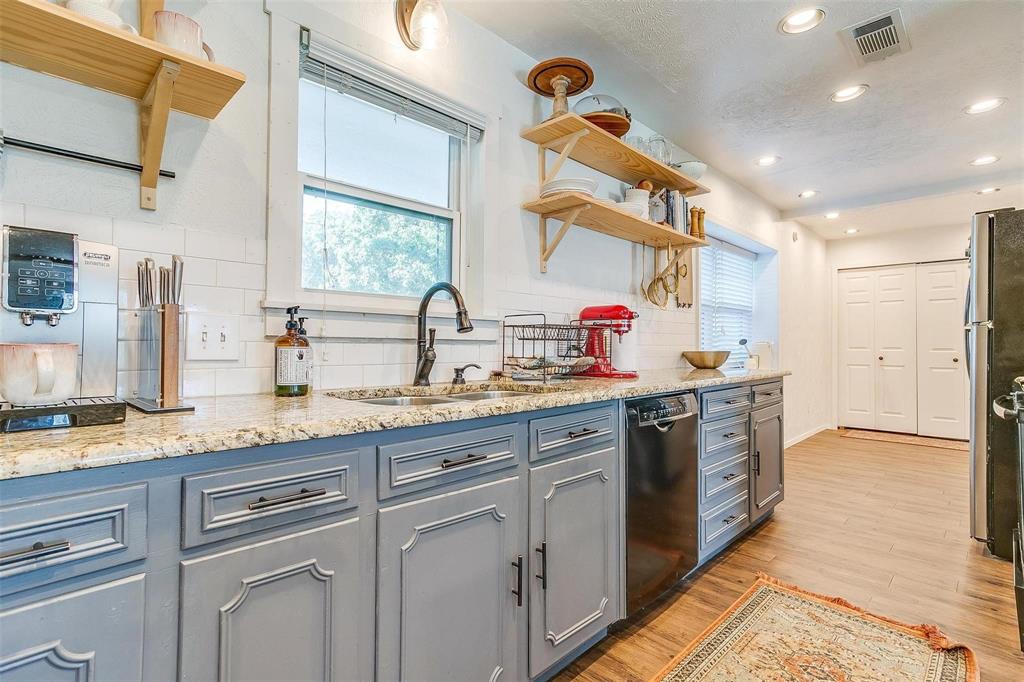 2212 Ridge Lane Grapevine, TX 76051 - Photo 12 of 39