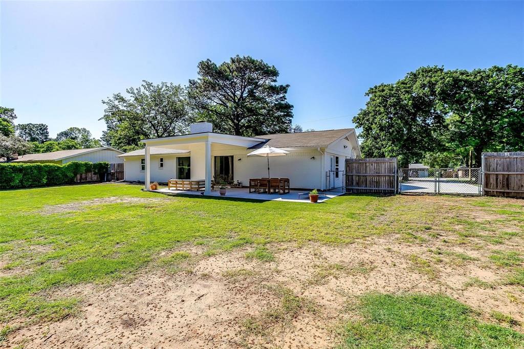 2212 Ridge Lane Grapevine, TX 76051 - Photo 33 of 39