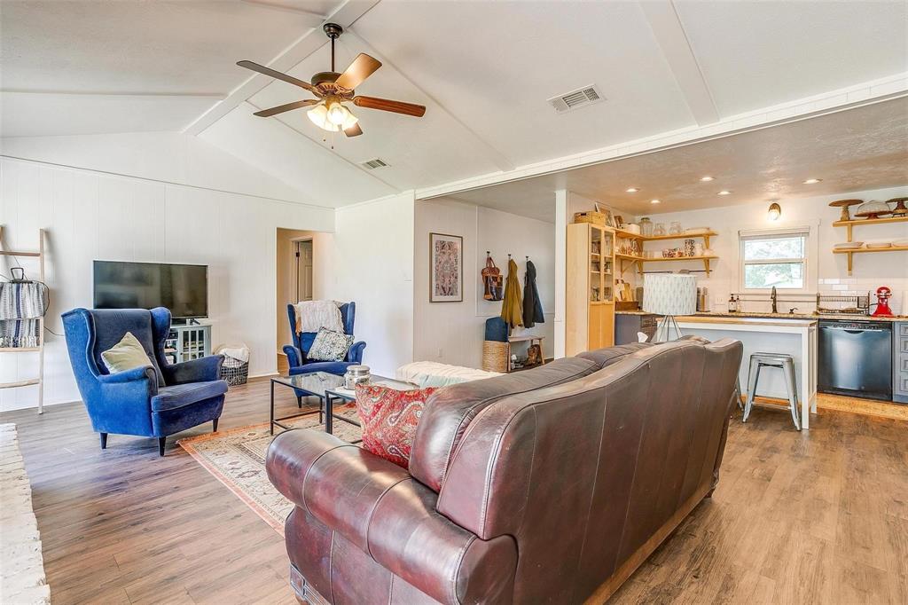 2212 Ridge Lane Grapevine, TX 76051 - Photo 7 of 39