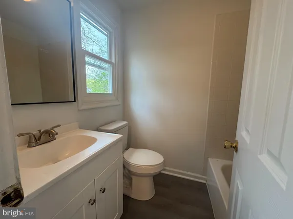 a close view of a bathtub in bathroom