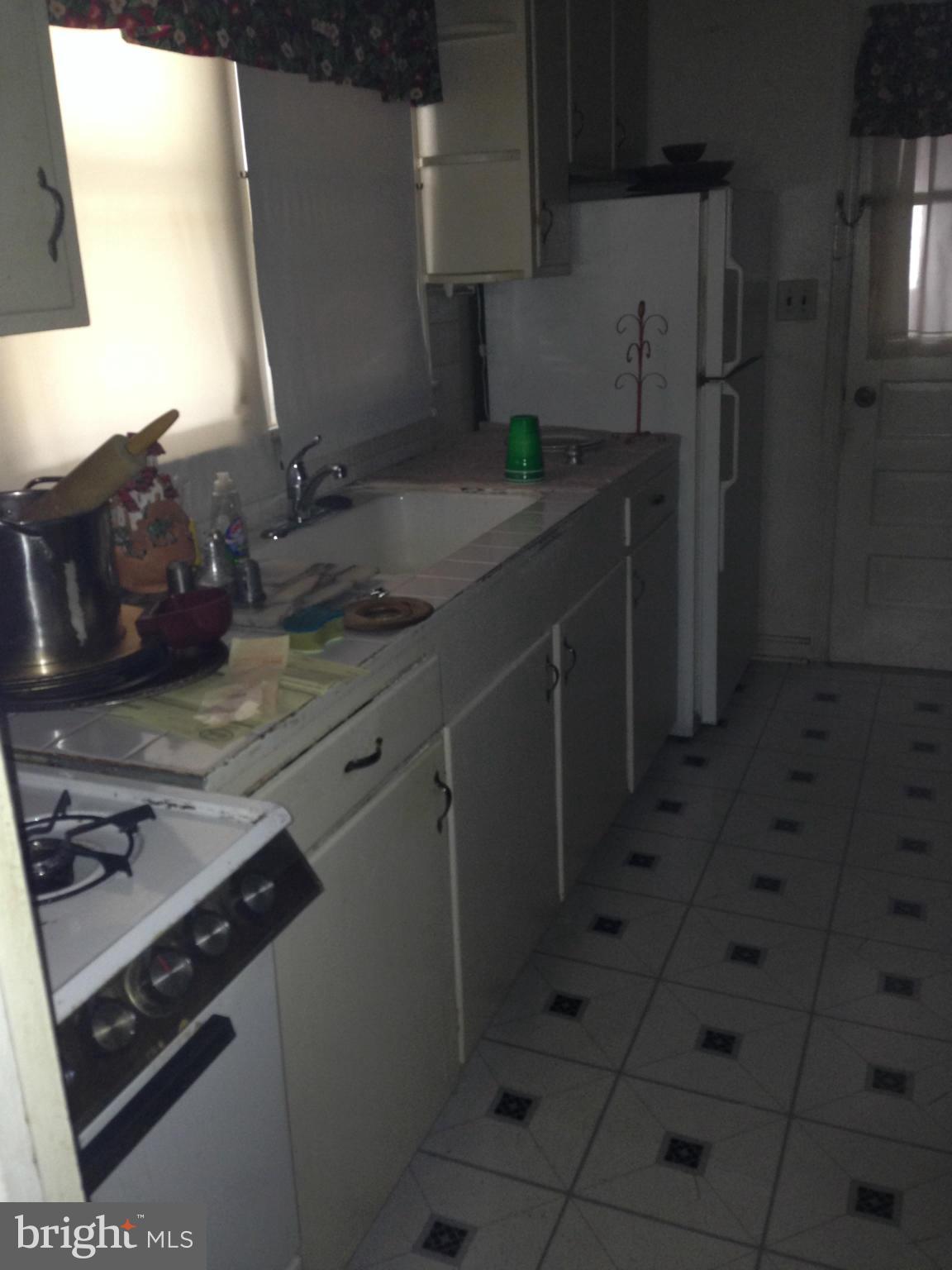 4021 Roberts Road Fairfax, VA 22032 - Photo 3 of 11 Kitchen