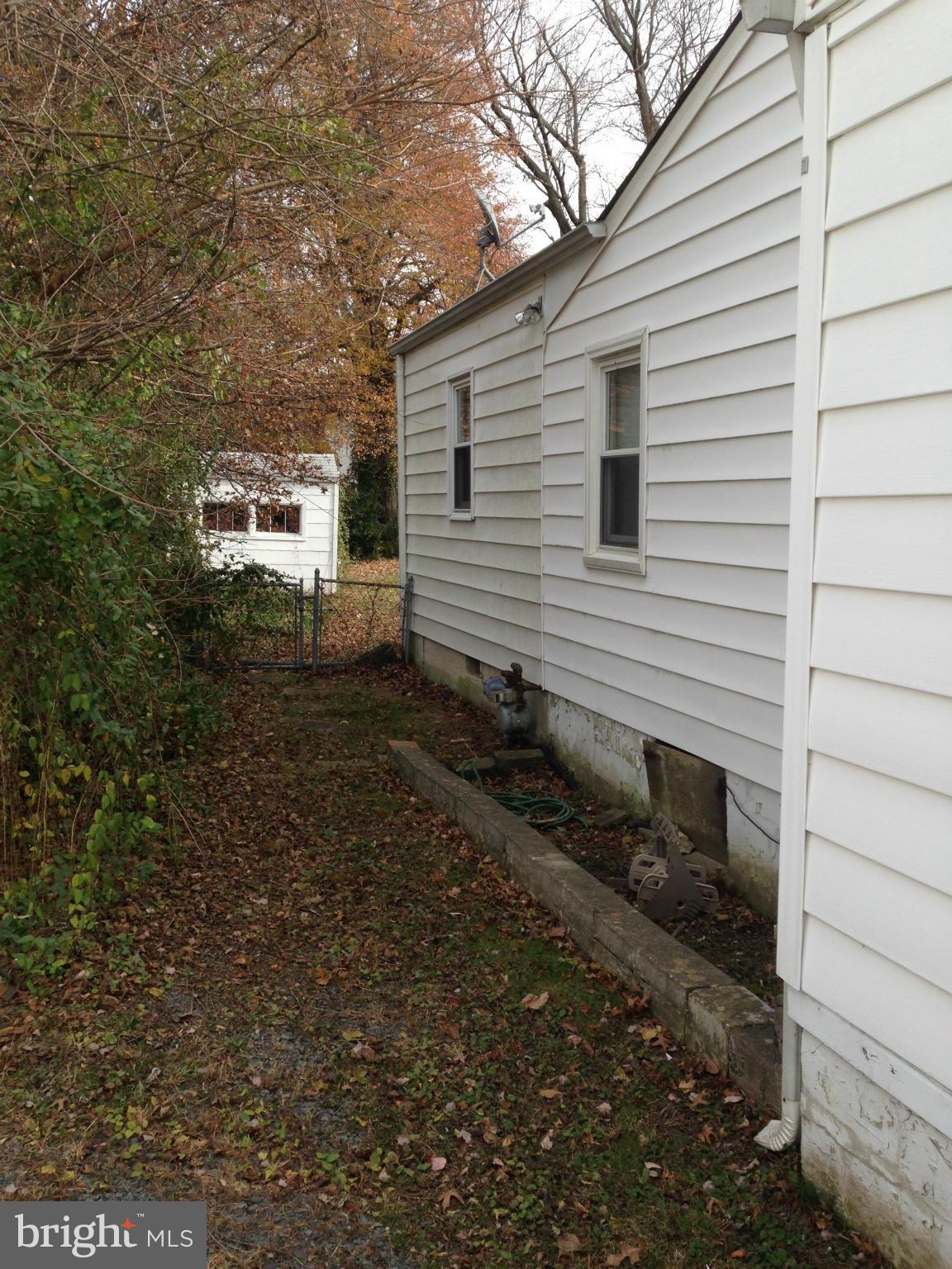 4021 Roberts Road Fairfax, VA 22032 - Photo 8 of 11 Exterior (General)