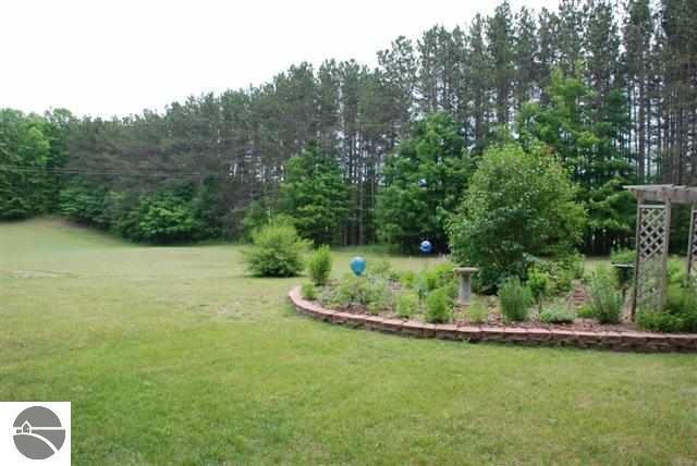 9305 Blohm Road Honor, MI 49640 - Photo 6 of 15 1705621-5.JPG