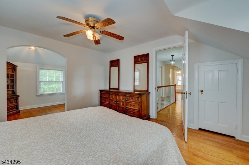 328 Plymouth Road Union, NJ 07083 - Photo 19 of 32