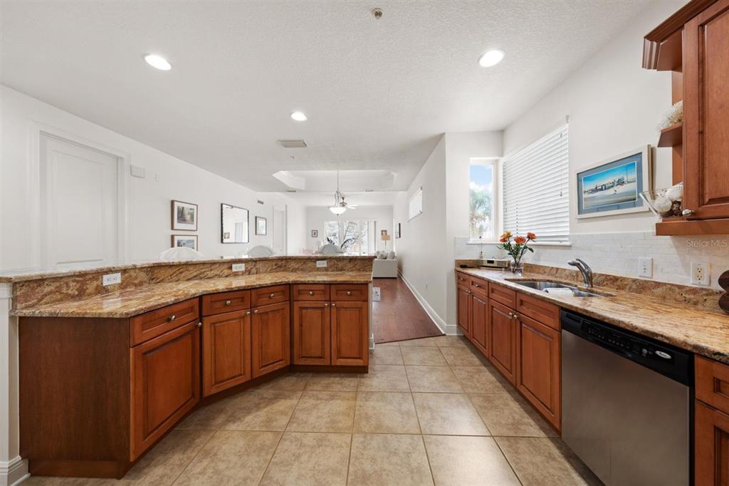 1030 Bellasol Way, Unit 3201 Apollo Beach, FL 33572 - Photo 34 of 42
