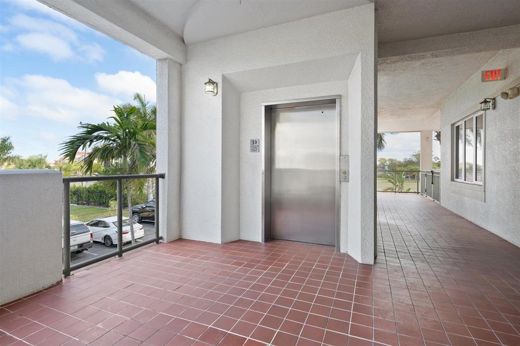 1030 Bellasol Way, Unit 3201 Apollo Beach, FL 33572 - Photo 4 of 42