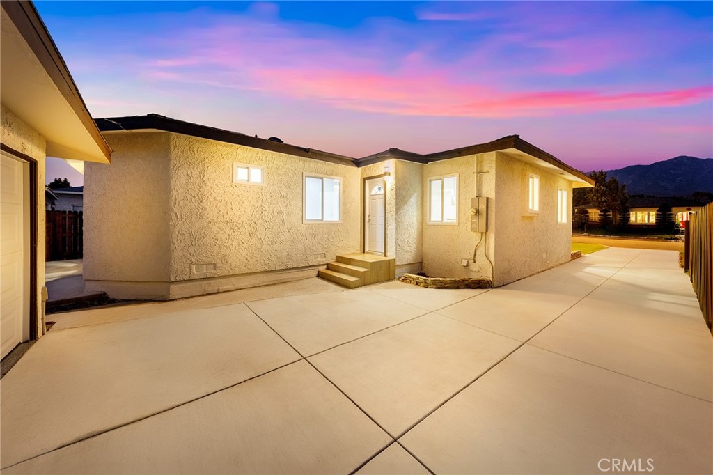 344 Pamela Road Monrovia, CA 91016 - Photo 5 of 64