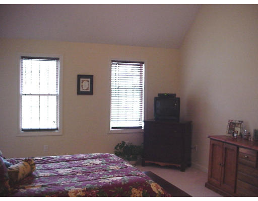 39 Boundary Stone Road Sutton, MA 01590 - Photo 14 of 18