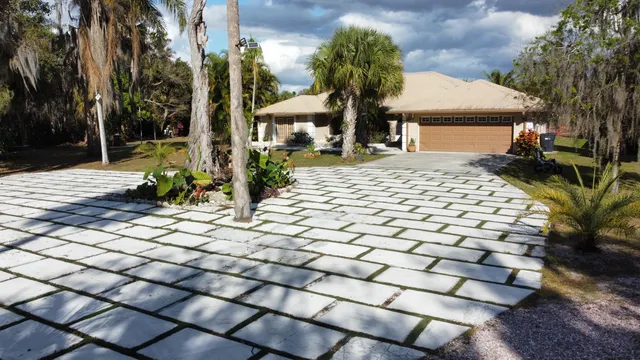 $2,700,000 | 12963 Us Highway Southeast, Okeechobee, FL 34974