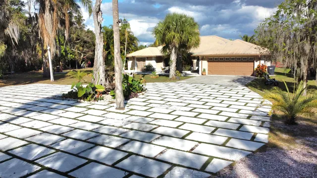 $2,700,000 | 12963 Us Highway Southeast, Okeechobee, FL 34974