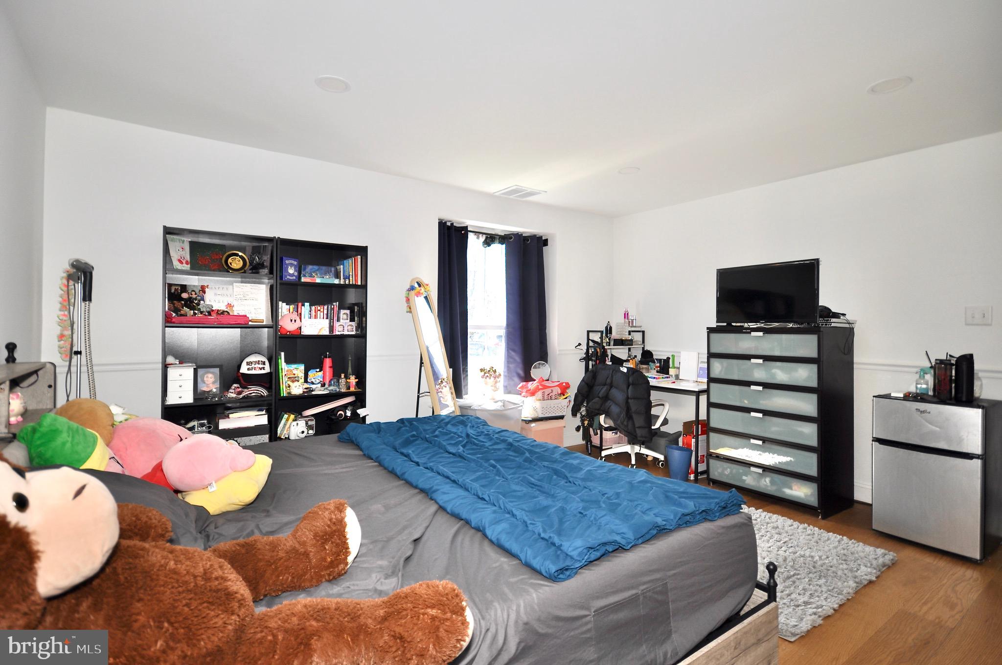 4000 Gypsy Lane, Unit 401D Philadelphia, PA 19129 - Photo 13 of 34